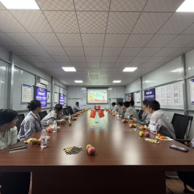 十一化建新疆中泰新材料甲醇项目部组织开展“传承五四薪火 激扬青春力量”主题座谈会