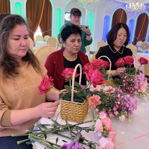 “花香溢三月·巾帼绽芳华”三八妇女节活动